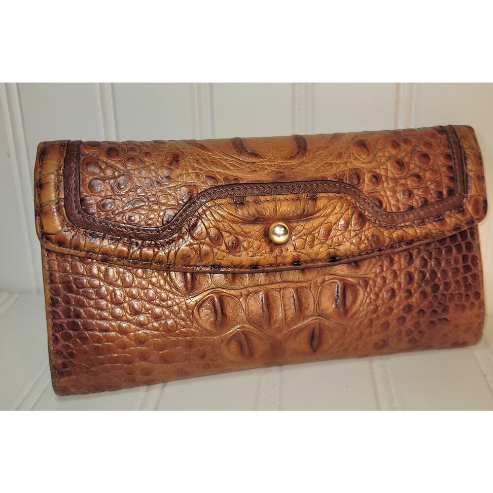 Brahmin wallet croc embossed brown stunning multiple card slot huge inner pocket